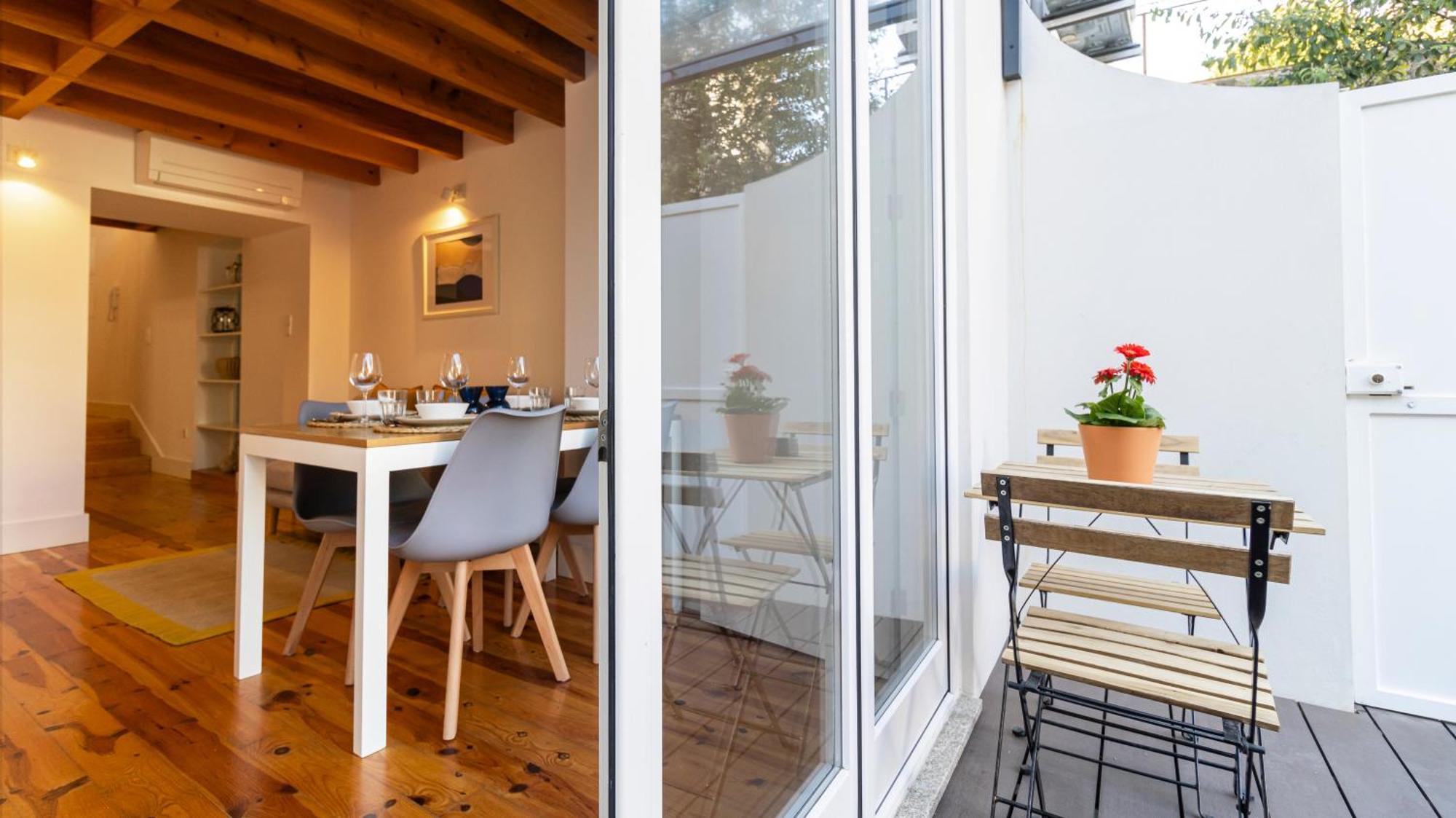 City Center Duplex W Patio By Lovelystay Porto Buitenkant foto