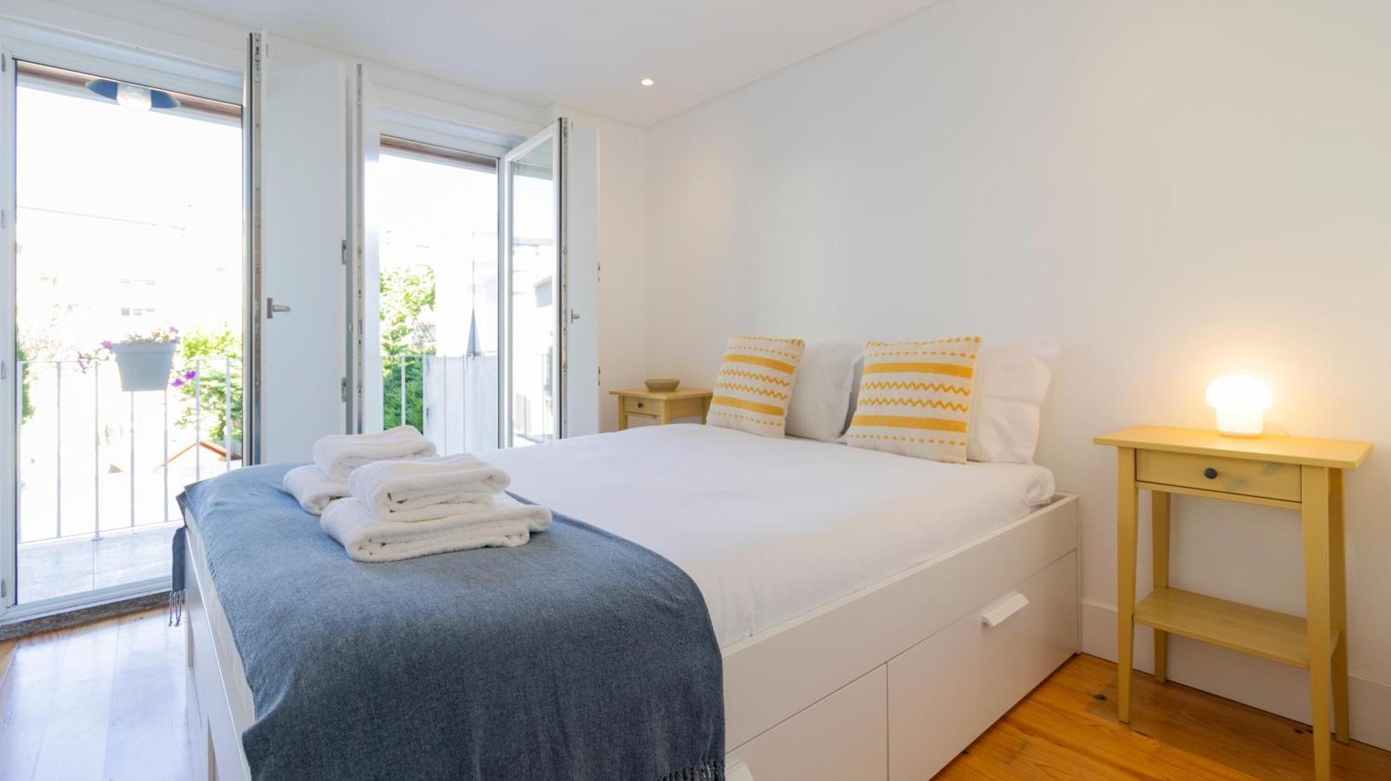 City Center Duplex W Patio By Lovelystay Porto Buitenkant foto